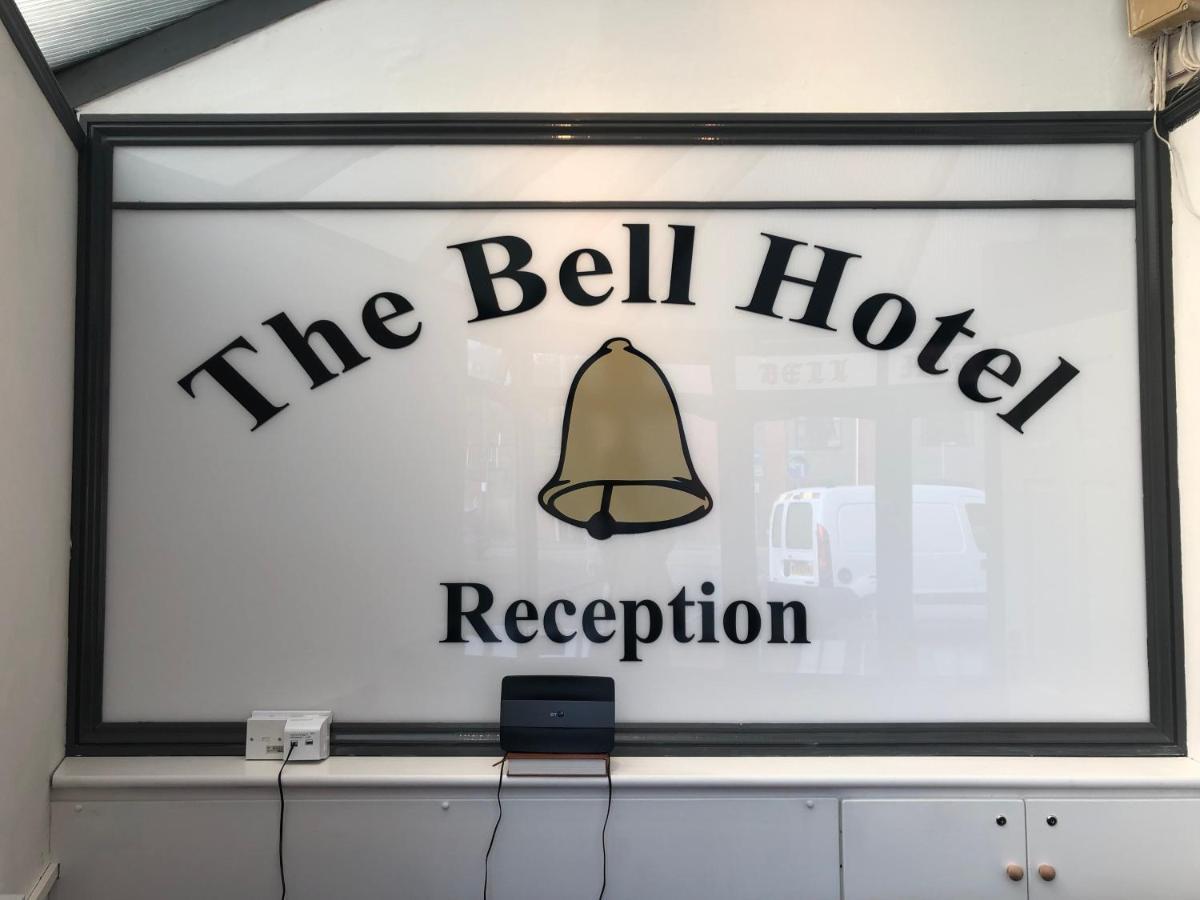 The Bell Hotel Ньютаун Экстерьер фото